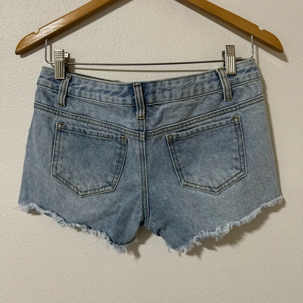 Brandy Melville John Galt Low Rise Denim Jean Short Light Wash Frayed Hem-Medium